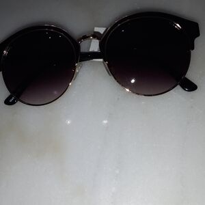 Elegant Black Sunglasses